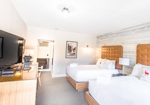 Lamphouse Hotel I Double Queen Room