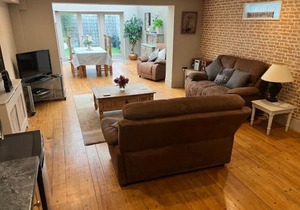 Large 2-Bed House Derbyshire off Chatsworth rd