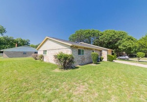 Large, easy access single story 3 bed home, 15mins downtown Dallas