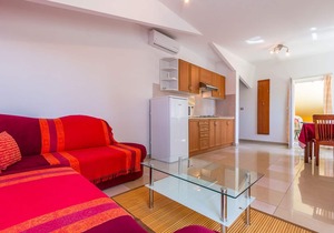 Large pool, WiFi, observatory, volleyball court and table tennis