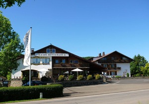 Larger comfortable double room/multi-bed room/apartment - Waldhotel