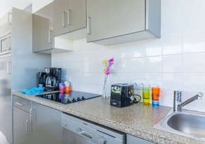 *LAST MINUTE SPECIALS* Fully Equipped Apt W/Tropical Pool & Garden