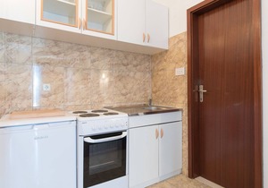 Lavish Holiday Home in Podstrana with Garden