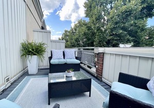 LAVISH Lincoln Park Townhome w/ Patio +attached garage