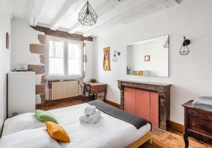 Le Cours Saint Pierre - Entre Château et Cathédrale