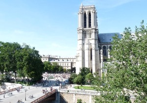Le Notre Dame : Breathtaking Seine & Notre Dame Views, Paris Centre