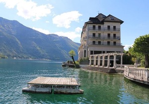 Les Libellules by Locationlacannecy
