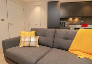 LEVEN REACH, romantic, with a garden in Newby Bridge