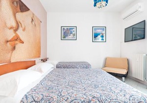 Lia Rooms 2