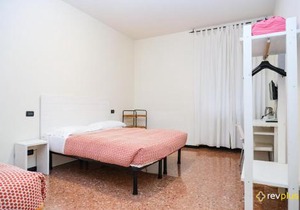 Lia Rooms 3