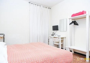 Lia Rooms 3