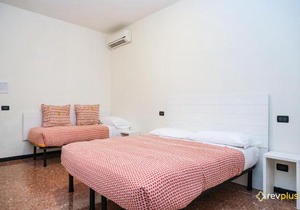 Lia Rooms 3