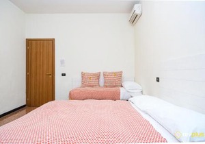 Lia Rooms 3