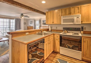 Lincolnville Studio w/ Ocean-View Balcony!