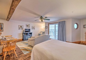 Lincolnville Studio with Ocean-View Balcony!