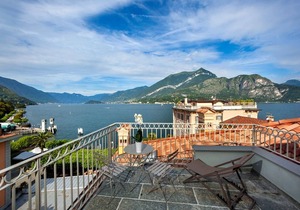 LISZT TOWER by KlabHouse-3BR Lakefront w/Terrace & AC