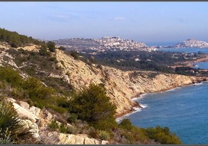 "LOCAJALBA-RESIDENTIAL LOS PINOS I" close air-conditioned beach, wifi, satellite