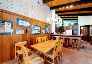 Lodge-Like Condo w/Balcony, Shared Indoor Pool/Hot Tub/Sauna - 1 Mile to Slopes