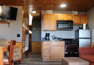Lodge Suite Downstairs W/ Deck - 107