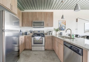 Lodgeur | Hip & stylish modern 1BR loft | Midtown