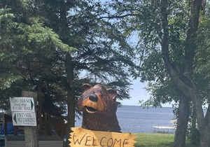 Log Cabin w/indoor pool on Lake, 30 Min from Wis Dells! 8 min. from Sand Valley