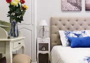 Lora Center Room
