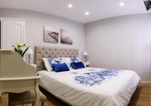 Lora Center Room