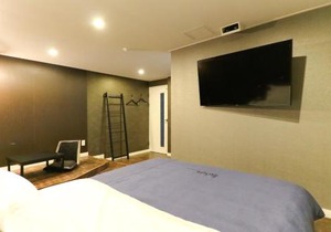 Louis Hotel