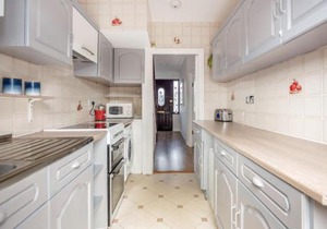 Lovely 4-BedRoom House Near Romford Station