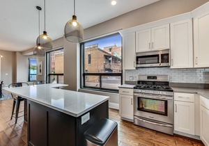 Lovely 4 Bedroom Spot located in Charming Old Town