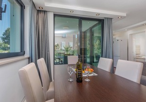 Lovely apartment in Malinska with WiFi