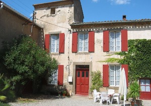 Lovely gite with pool in ancient wine domaine Lovely