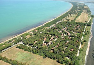 Lovely Holiday Home in Giannella nera Sea