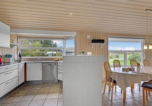 Lovely home in Hovborg with kitchen