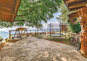 Lovely home in Lamon with WiFi
