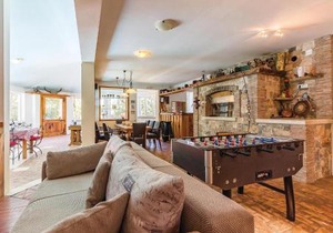 Lovely Home In Liznjan With Kitchen