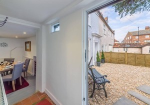 Lovely little characterful self-catering cottage is centrally located