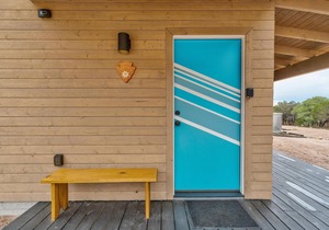 Lucky Arrow Retreat: Porch Houses