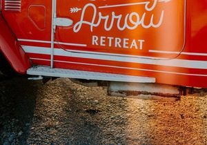 Lucky Arrow Retreat: Porch Houses