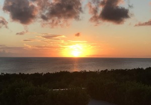 Lux Condo w/Views, Beach, Htd Pool, Pickleball, Gym,Walk to Restaurant