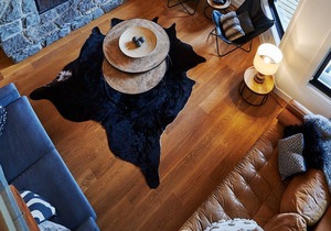 Luxe and Stylish Taluswood Home in the Mountains