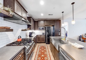 Luxe, Modern Townhome w/Mountain Views & WiFi - Close to Golf & Skiing