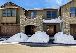 Luxe, Modern Townhome w/Mountain Views & WiFi - Close to Golf & Skiing