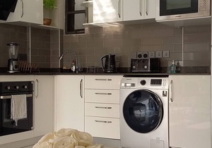 Luxe Penthouse Suite at Labone Crescent, labone