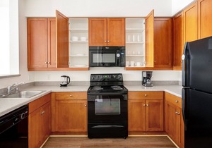 Luxe San Jose 1BR w/Gym, Pool, W/D, walk to WF + Caltrain, by Blueground