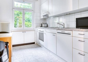 Luxe Wipkingen 3.5 Room w/ Storage & W/D, 2 mins to Market, by Blueground