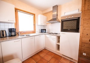 Luxury chalets (8p). 4 bedrooms and 3 bathrooms. In center of Saint François Longchamp ski in & out.