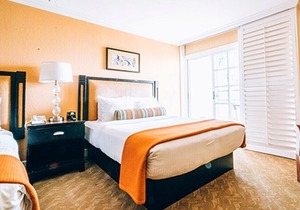Luxurious 1 bedroom, 1 bath condo - Carlsbad Inn Beach Resort! Best Rates!