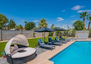 Luxurious 4 Bedroom with Resort-Like Pool Area & Many Outdoor Activities! by RedAwning