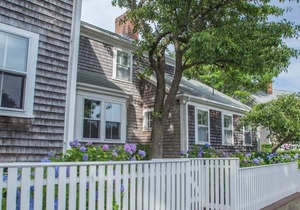 Luxurious 5 bedroom home with hot tub and pool in prime location